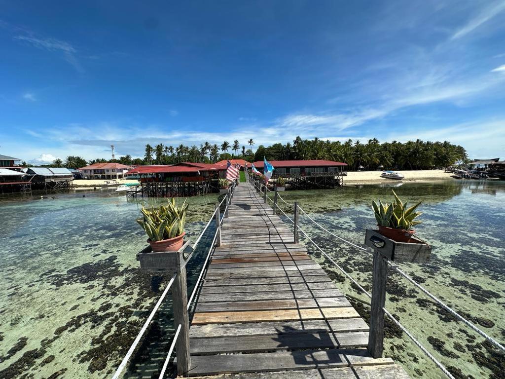Appartement Mabul Backpackers à Mabul Island Extérieur photo